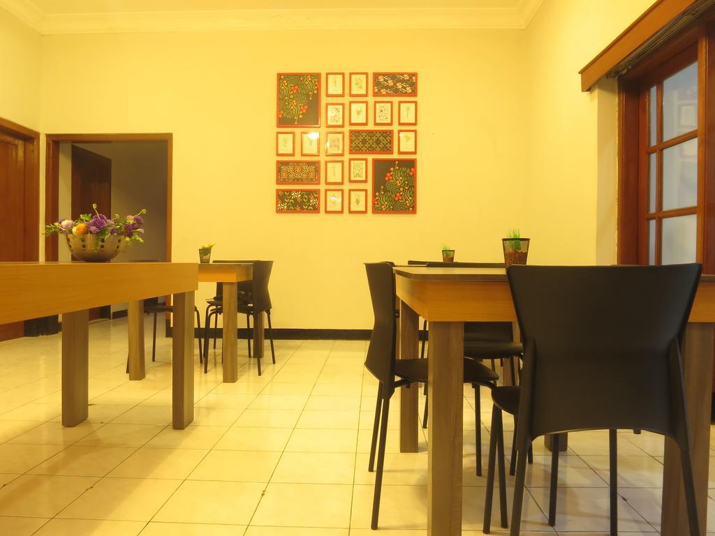 Elenor'S Home At Eyckman Bandung Exterior photo